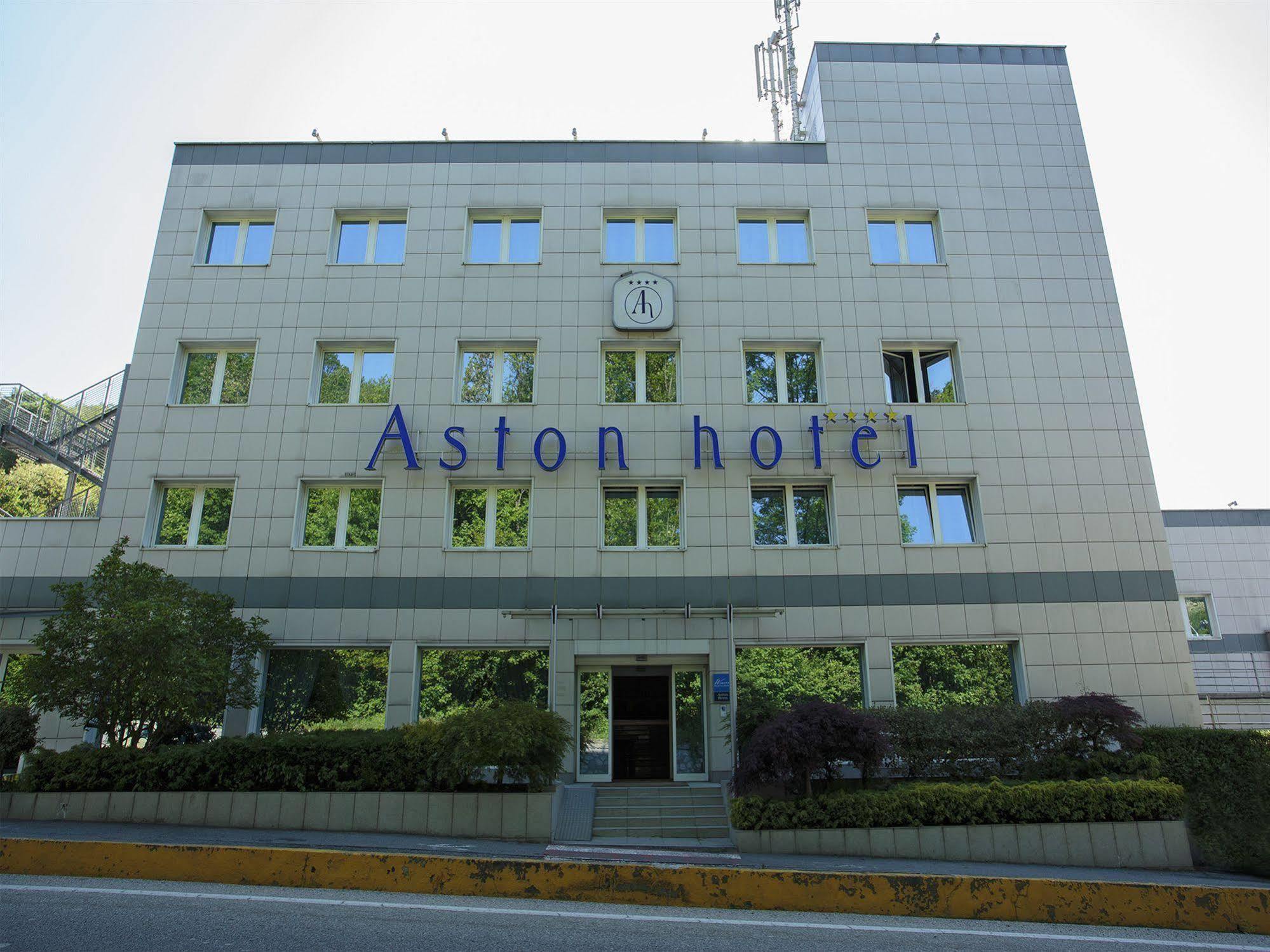 Aston Hotel Pino Torinese Екстер'єр фото